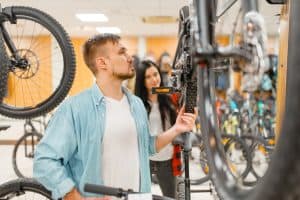 Bien choisir son vélo : guide pour débutants et experts