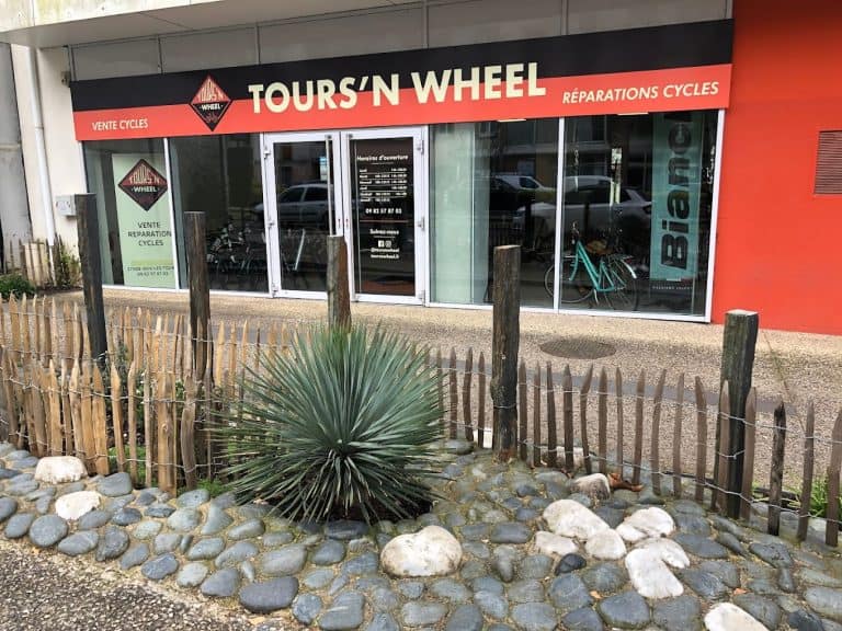 TOURS'N WHEEL